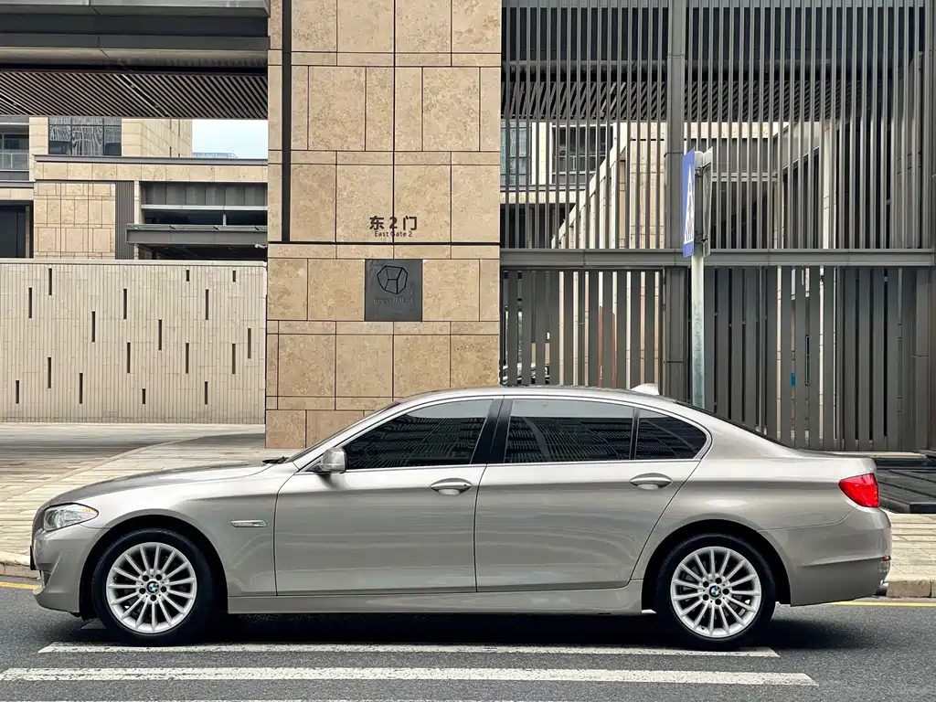 BMW 5 Series 2012 — фото 4