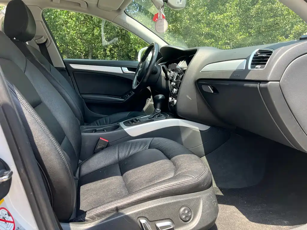 Audi A4L 2015