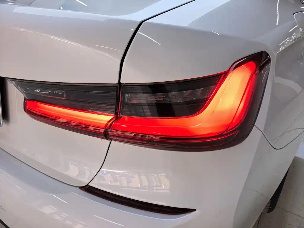 BMW 3 Series 2022 — фото 16