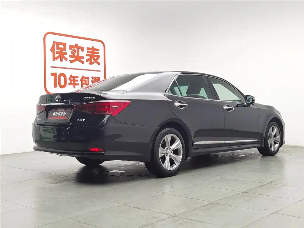 Toyota Crown 2017 — фото 2