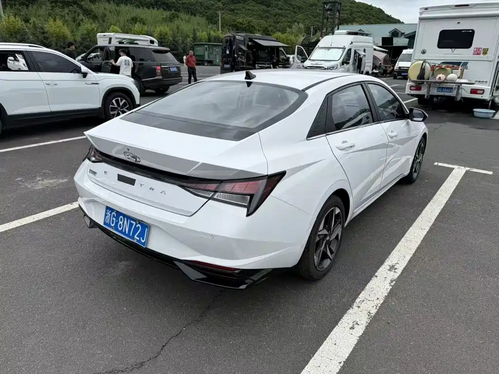 Hyundai Elantra 2023