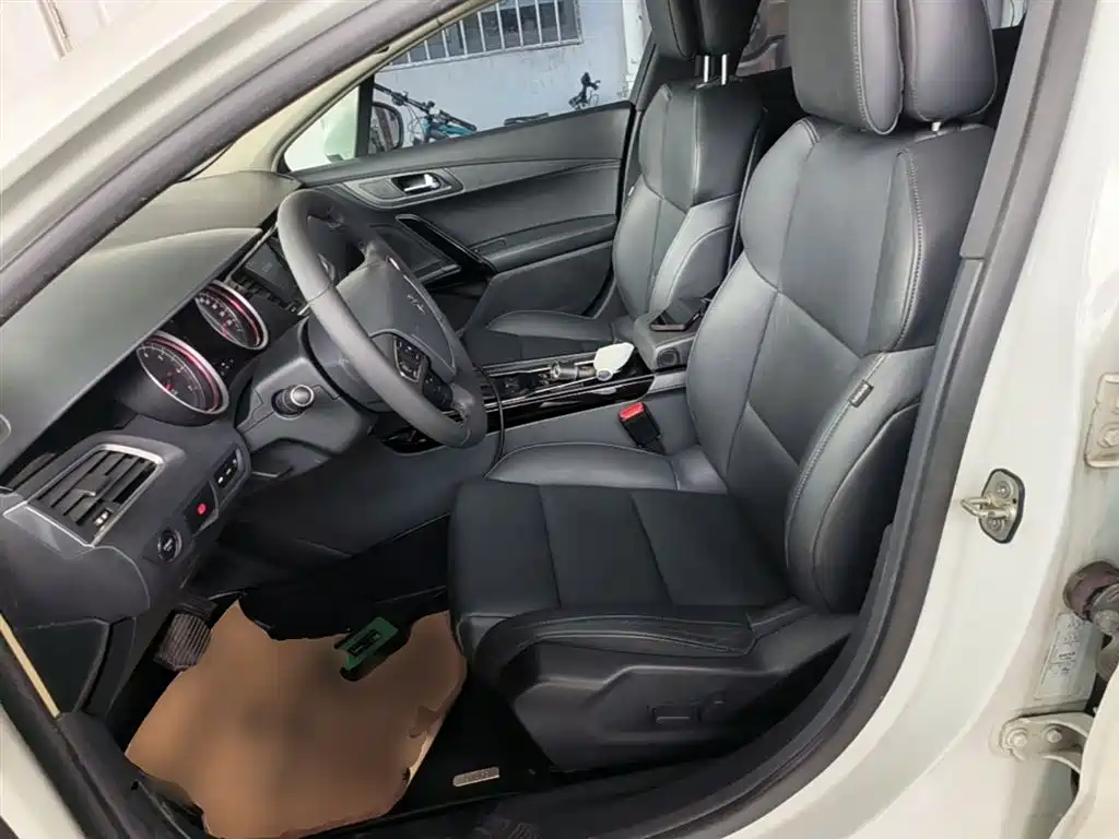 Peugeot 508 2015 — фото 15