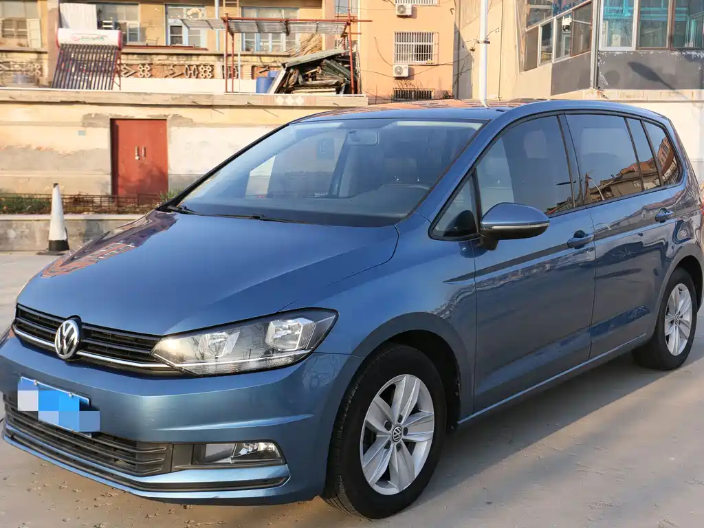 Volkswagen Touran 2018 — фото 3