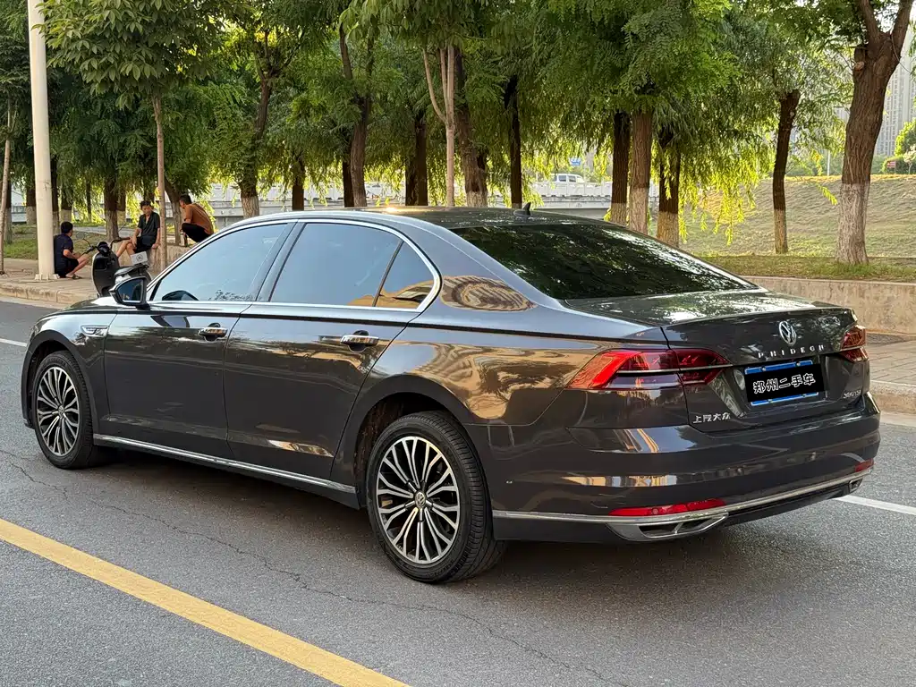 Volkswagen Phideon 2018 — фото 9