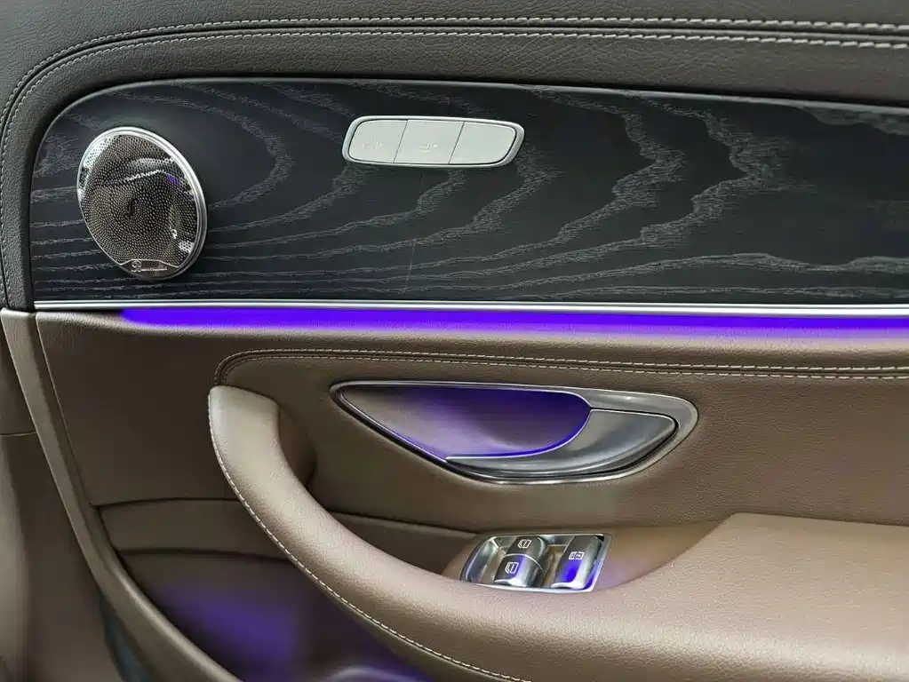Mercedes-Benz E-Class 2023 — фото 11