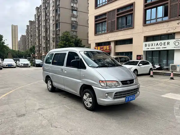Dongfeng Lingzhi 2015