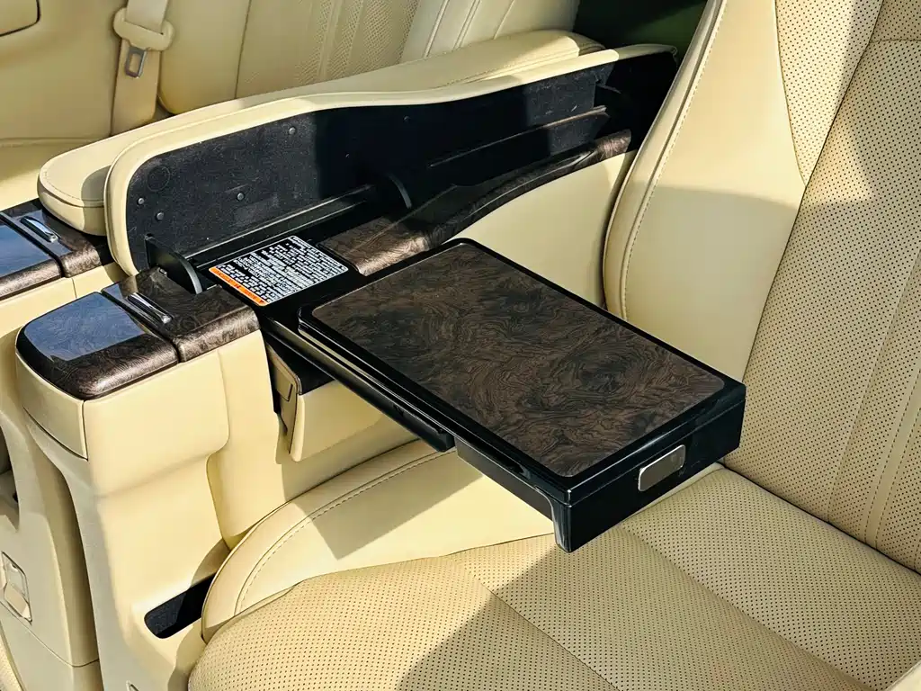 Toyota Alphard 2023 — фото 20
