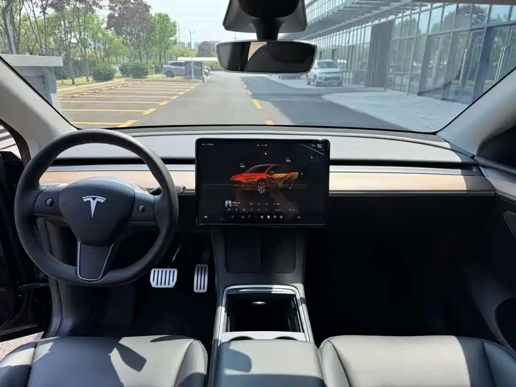 Tesla Model Y 2022 — фото 3