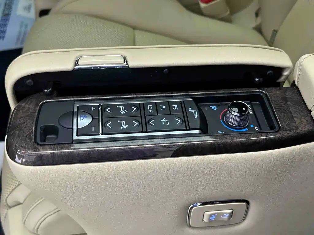 Toyota Vellfire 2021 — фото 11