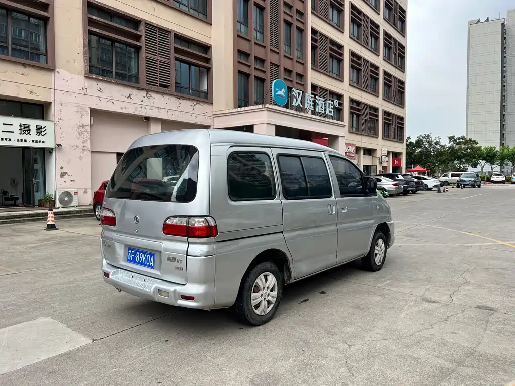 Dongfeng Lingzhi 2015