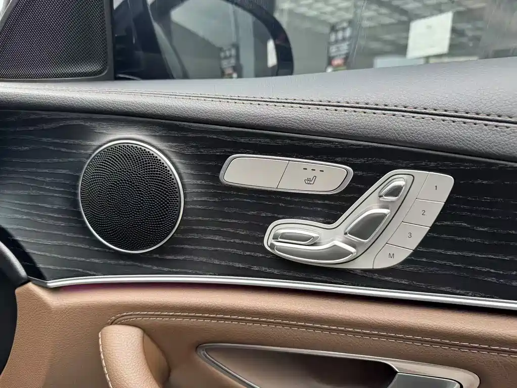 Mercedes-Benz E-Class 2023 — фото 23