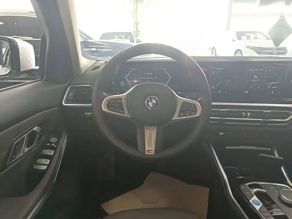 BMW i3 2023 — фото 11
