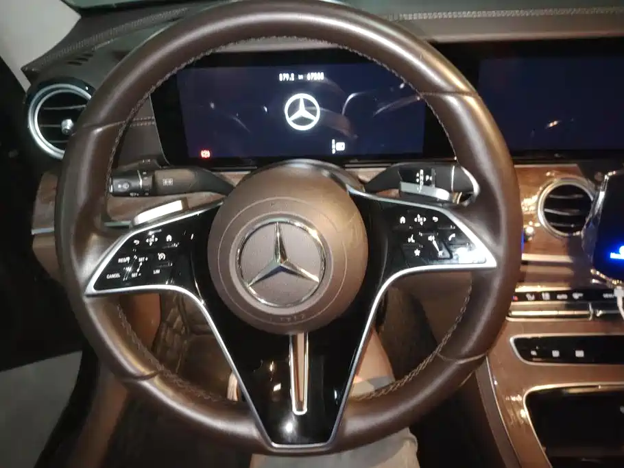 Mercedes-Benz E-Class 2022 — фото 15