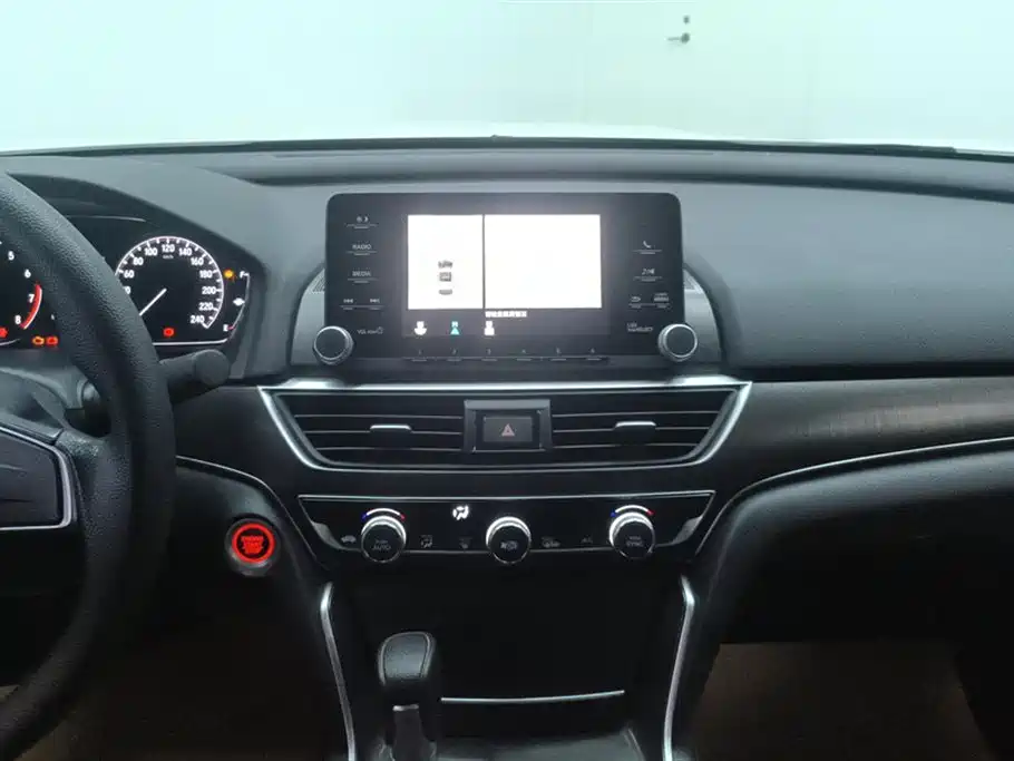 Honda Accord 2018 — фото 13