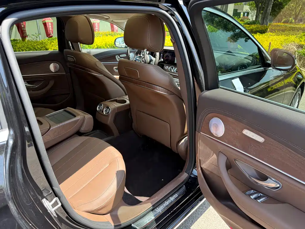 Mercedes-Benz E-Class 2020 — фото 43