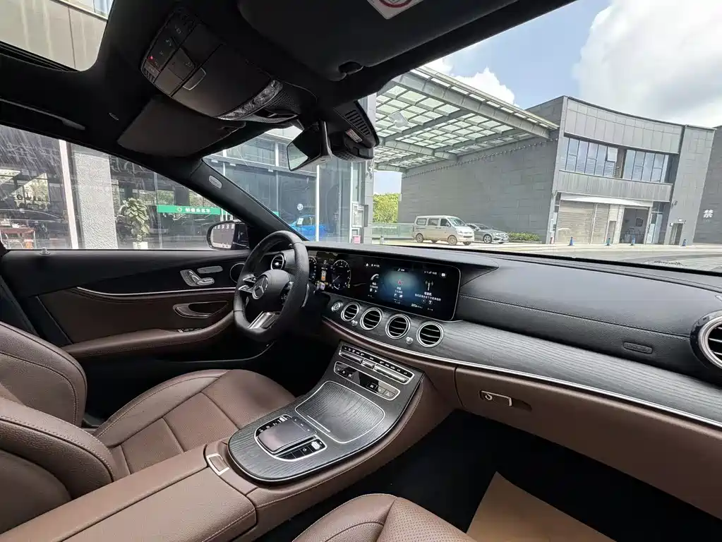 Mercedes-Benz E-Class 2023 — фото 25