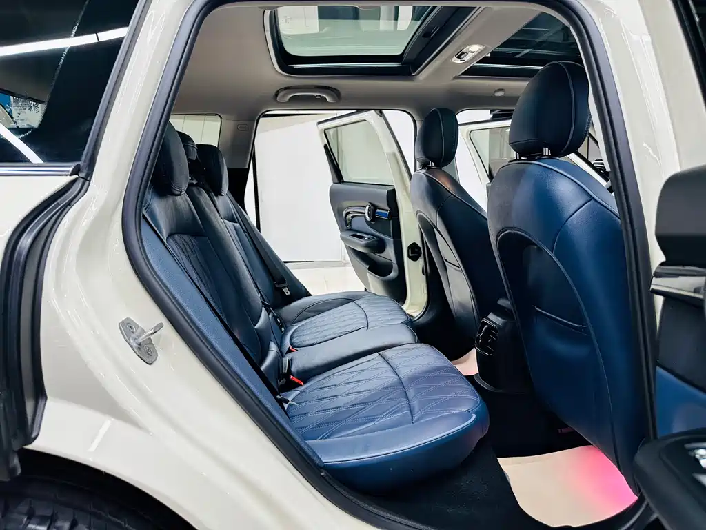 MINI Clubman 2021 — фото 17
