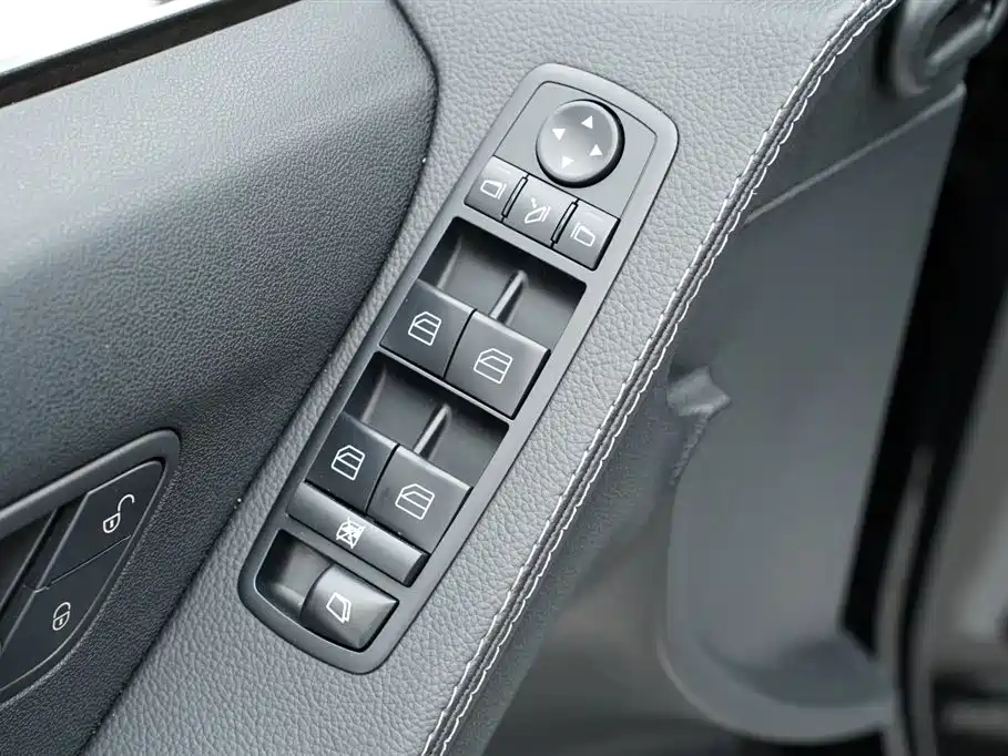 Mercedes-Benz R-Class 2015 — фото 12