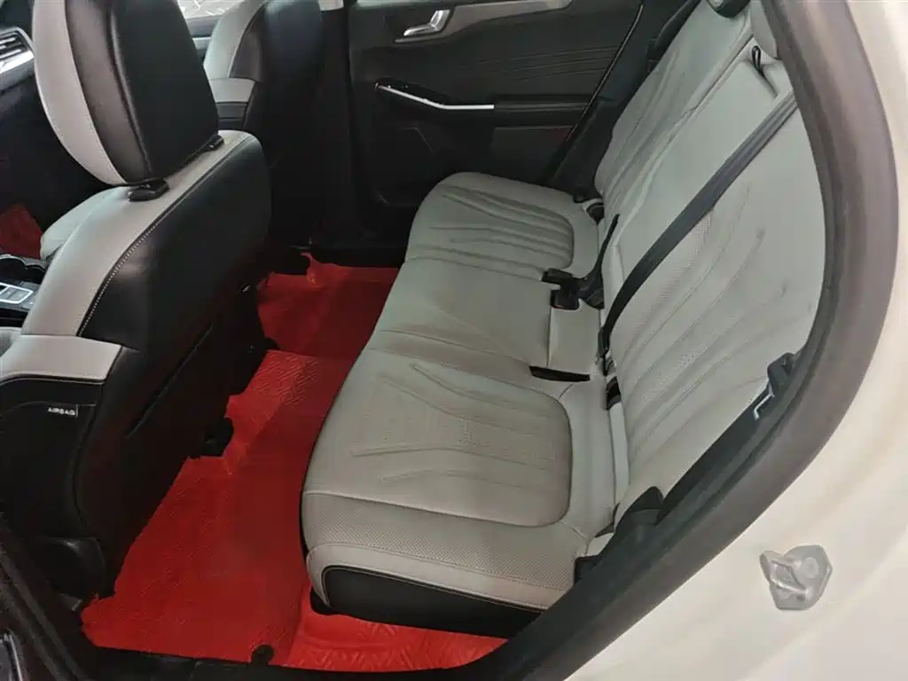 Ford Escape 2021 — фото 17
