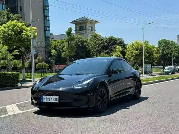 Tesla Model 3 2023