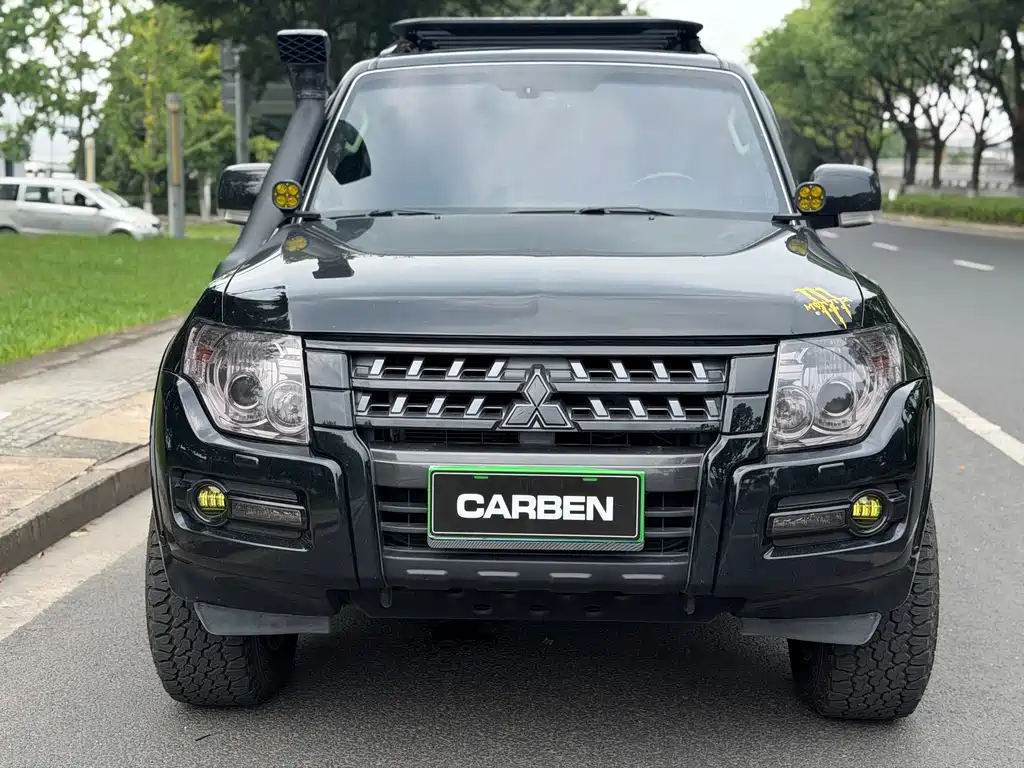 Mitsubishi Pajero 2016