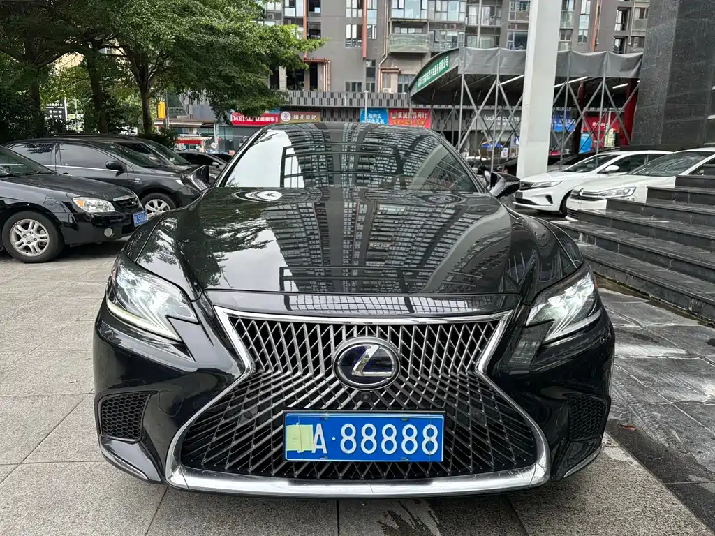 Lexus LS 2019