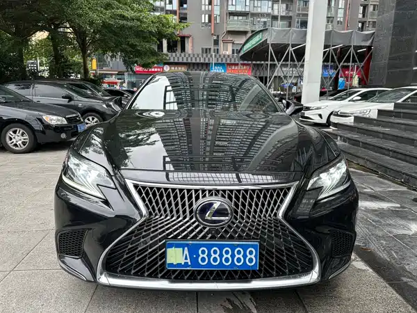 Lexus LS 2019
