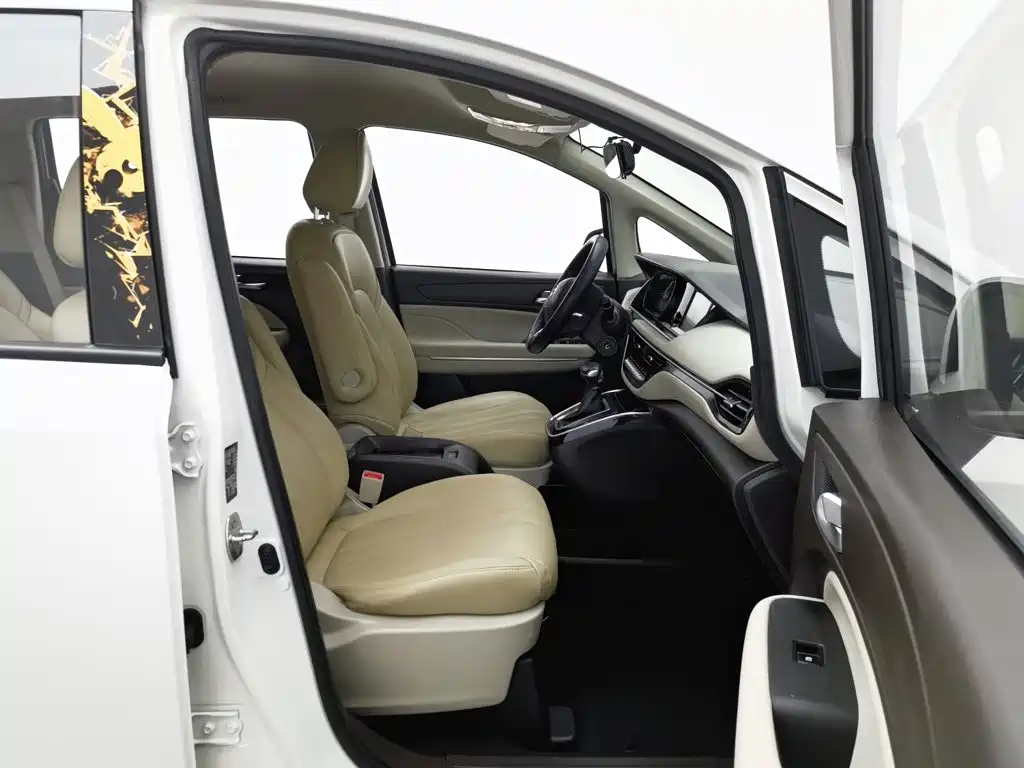 GAC Trumpchi M6 2020 — фото 23