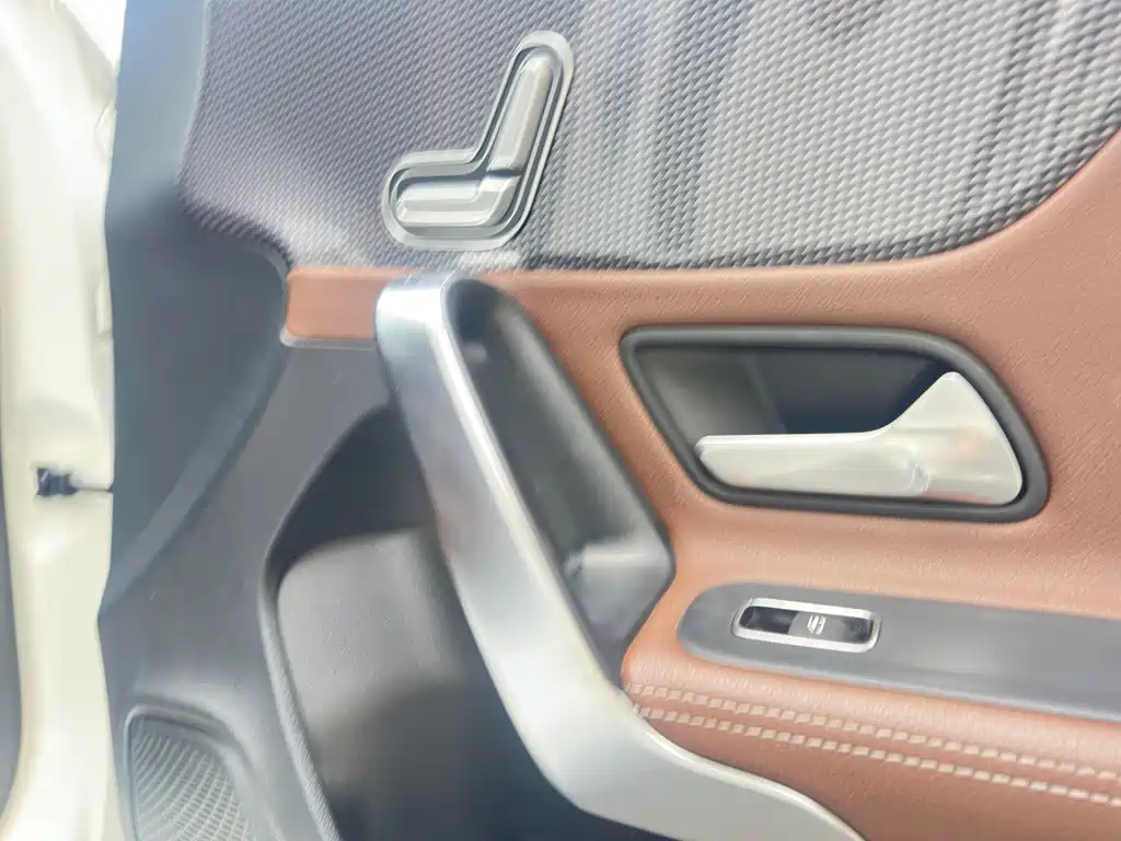 Mercedes-Benz A-Class 2021 — фото 11