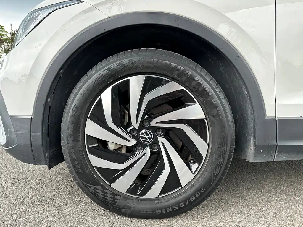 Volkswagen Tiguan L 2022 — фото 18