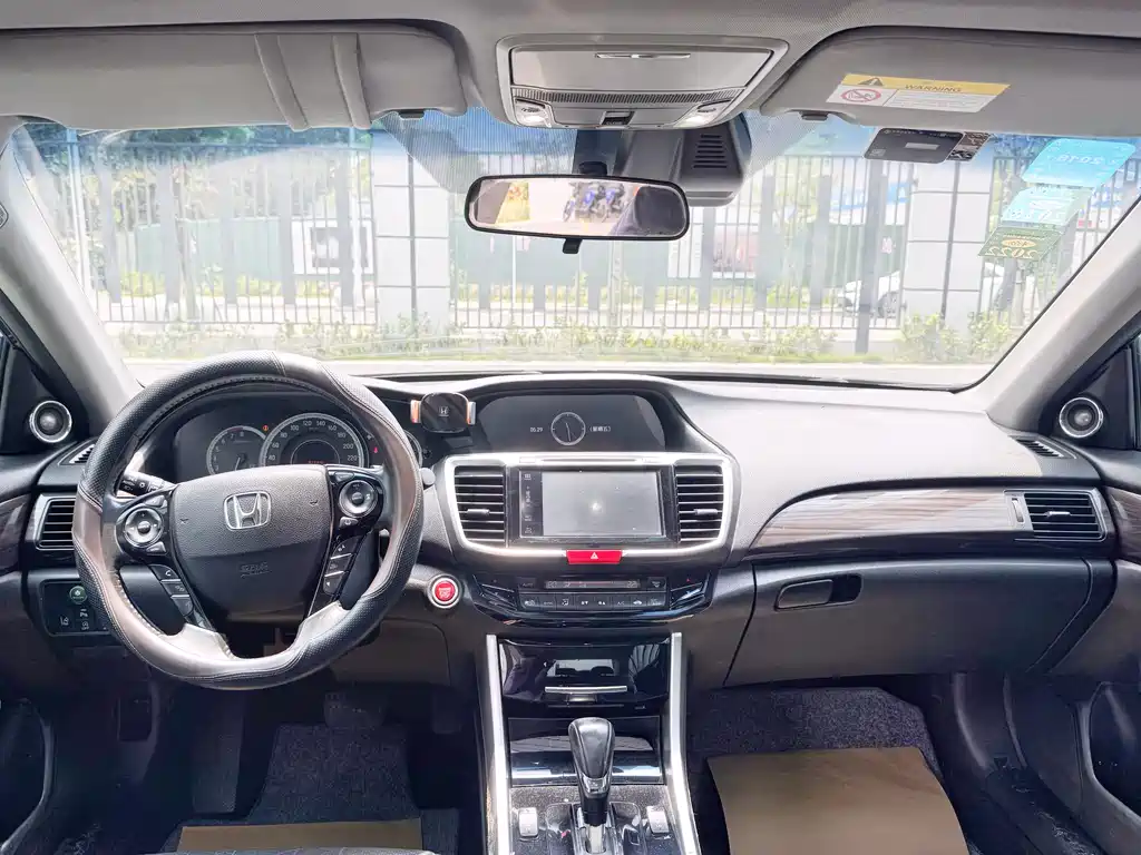 Honda Accord 2016 — фото 11