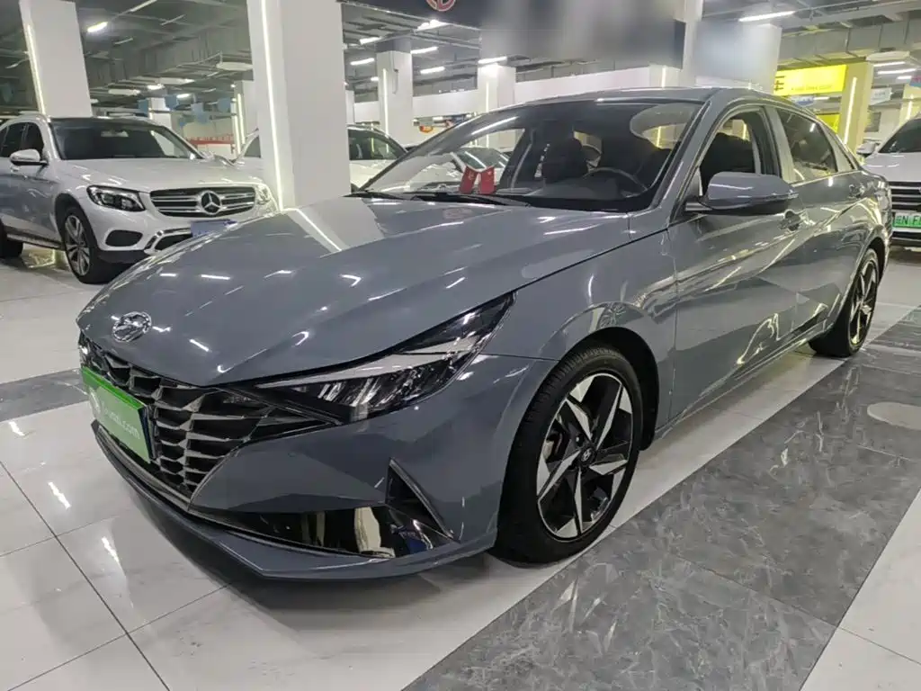 Hyundai Elantra 2022