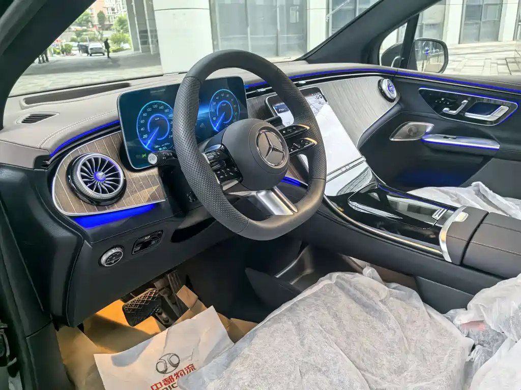 Mercedes-Benz EQE SUV 2025 — фото 16