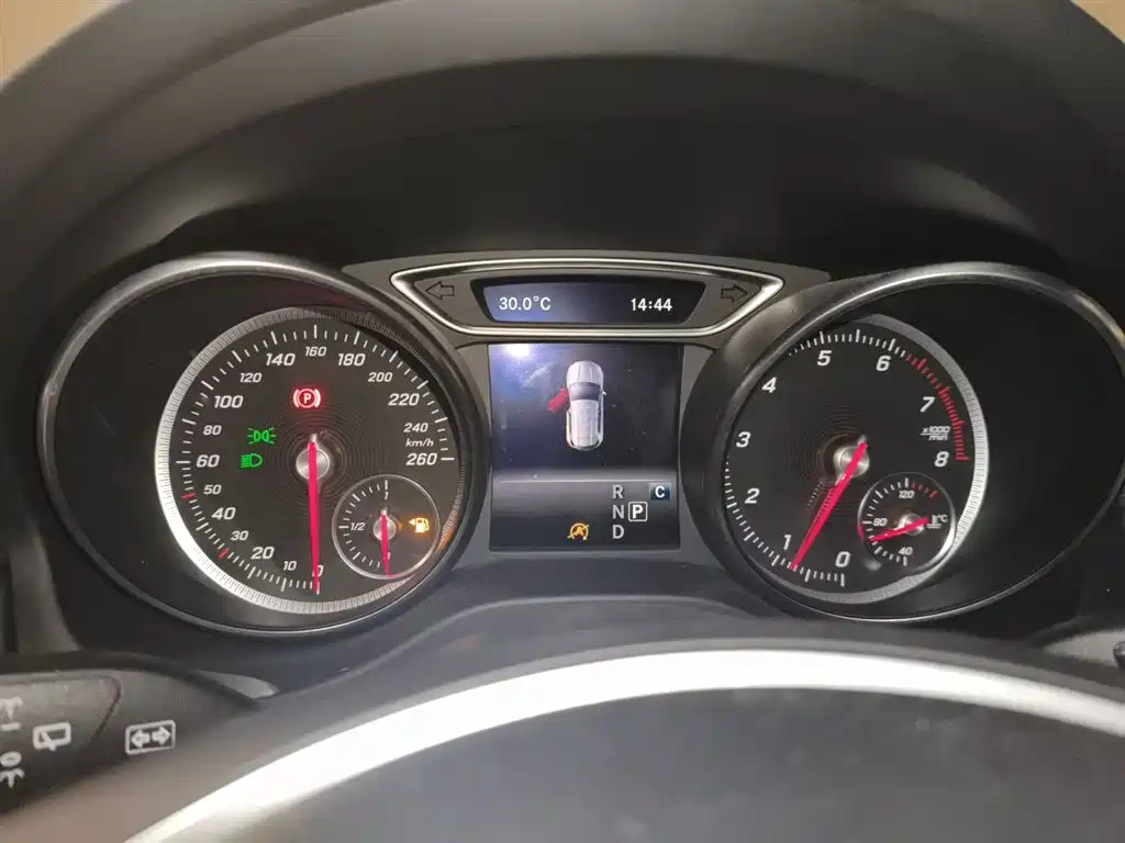 Mercedes-Benz GLA 2017 — фото 12