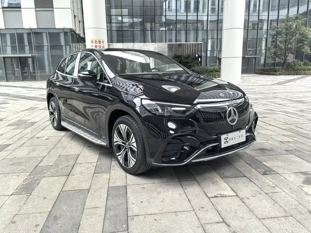 Mercedes-Benz EQE SUV 2025
