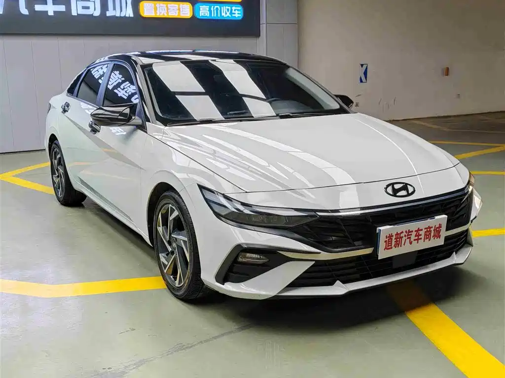 Hyundai Elantra 2024 — фото 3