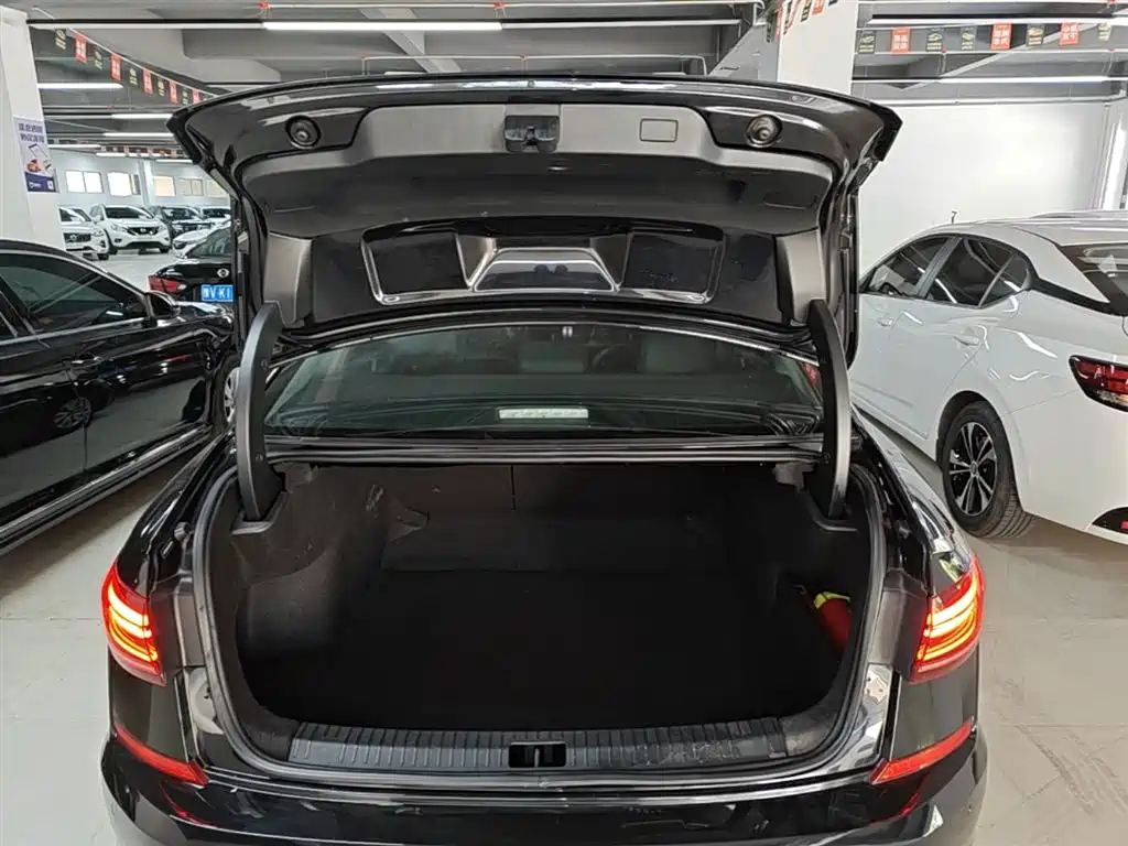 Volkswagen Passat 2023 — фото 19