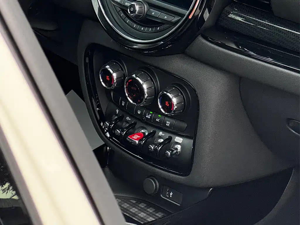 MINI Clubman 2021 — фото 8