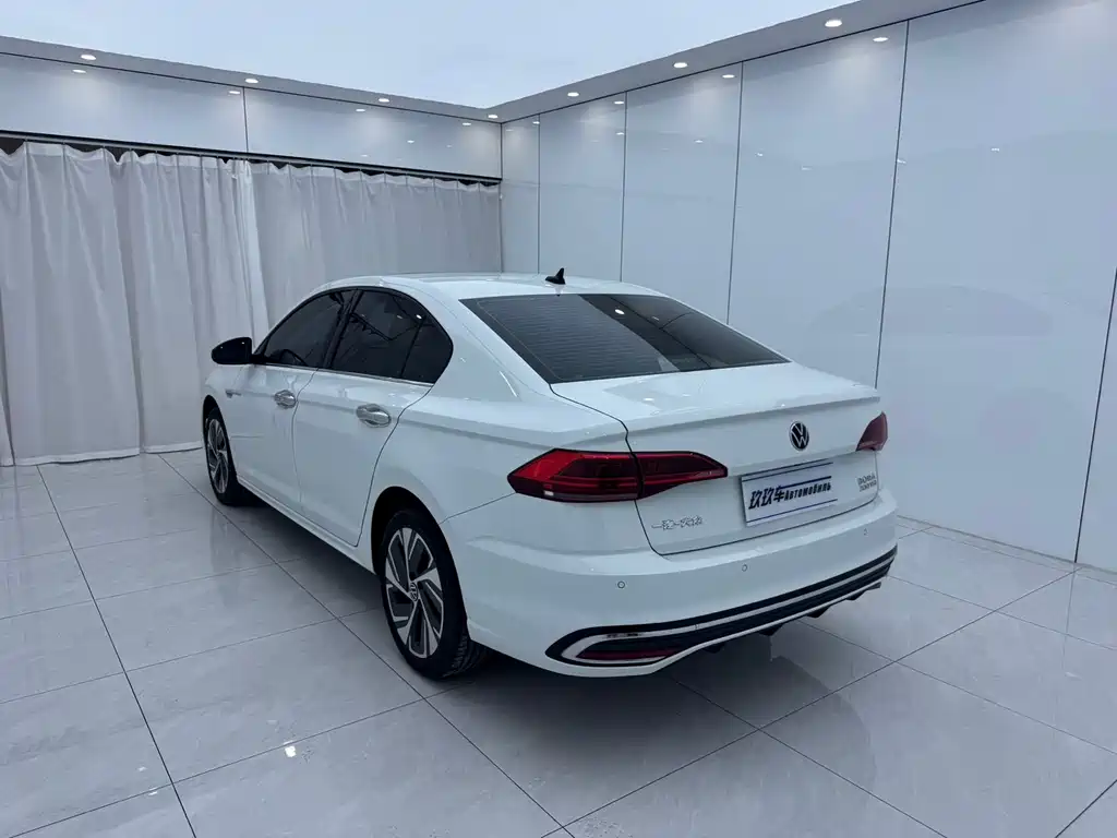 Volkswagen Bora 2023