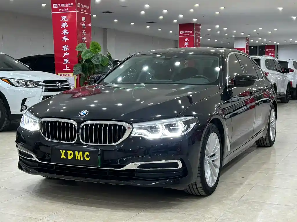 BMW 5 Series New Energy 2019 — фото 3
