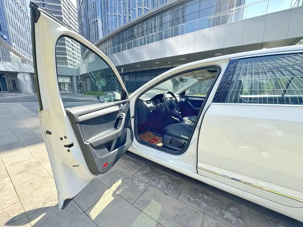 Skoda Octavia 2018 — фото 13