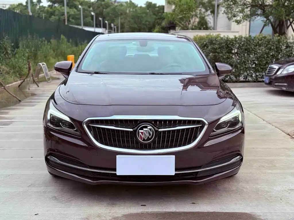 Buick LaCrosse 2018 — фото 2