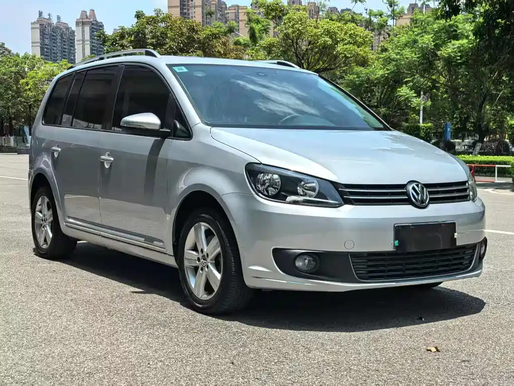 Volkswagen Touran 2015 — фото 3