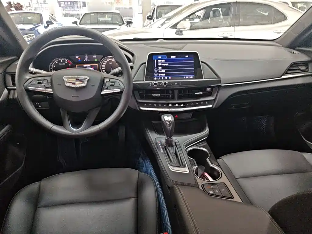 Cadillac CT4 2022 — фото 10