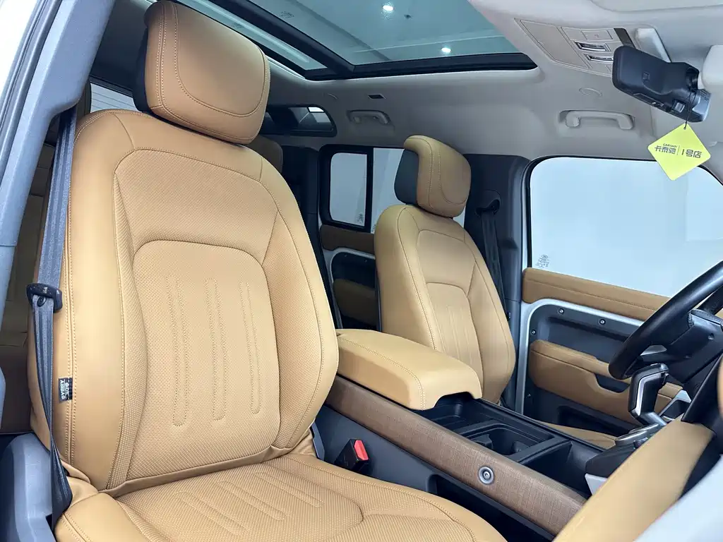 Land Rover Defender 2021 — фото 16