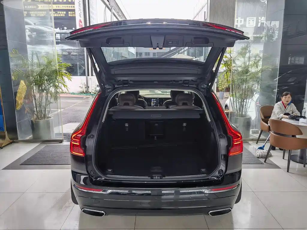 Volvo XC60 2020 — фото 13