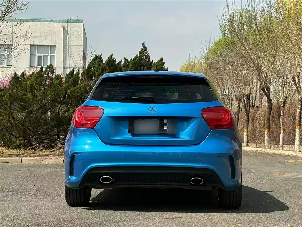 Mercedes-Benz A-Class 2015 — фото 11