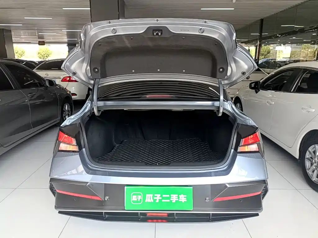 Hyundai Elantra 2025 — фото 19