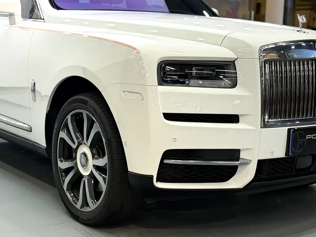 Rolls-Royce Cullinan 2023 — фото 14