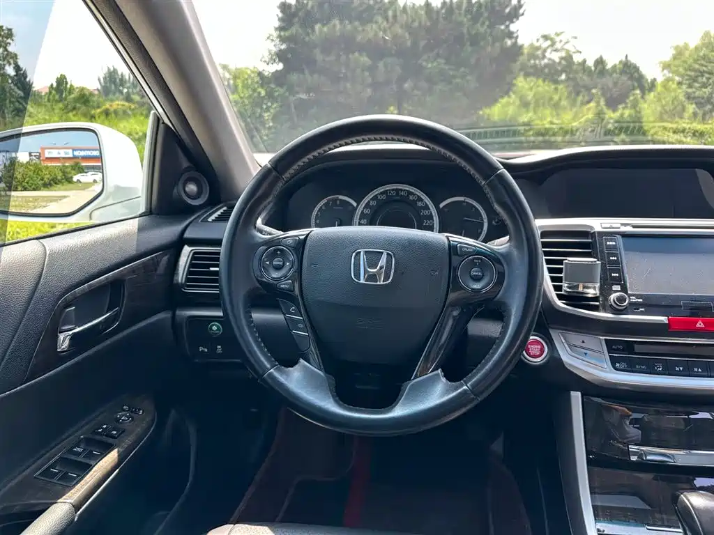 Honda Accord 2014 — фото 21